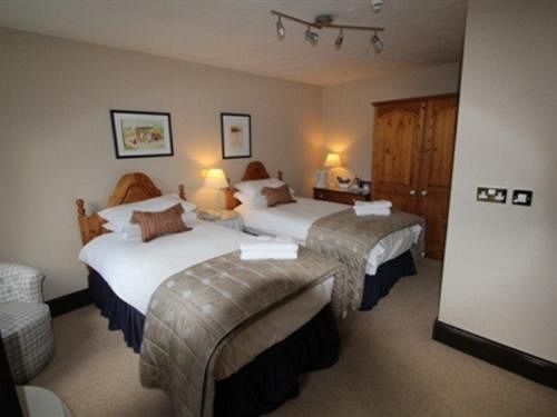 The Three Acres Inn & Restaurant Huddersfield Eksteriør billede