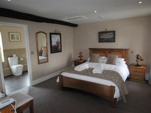 The Three Acres Inn & Restaurant Huddersfield Eksteriør billede